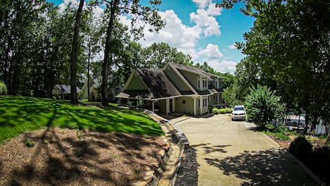 Al, Lake house on water