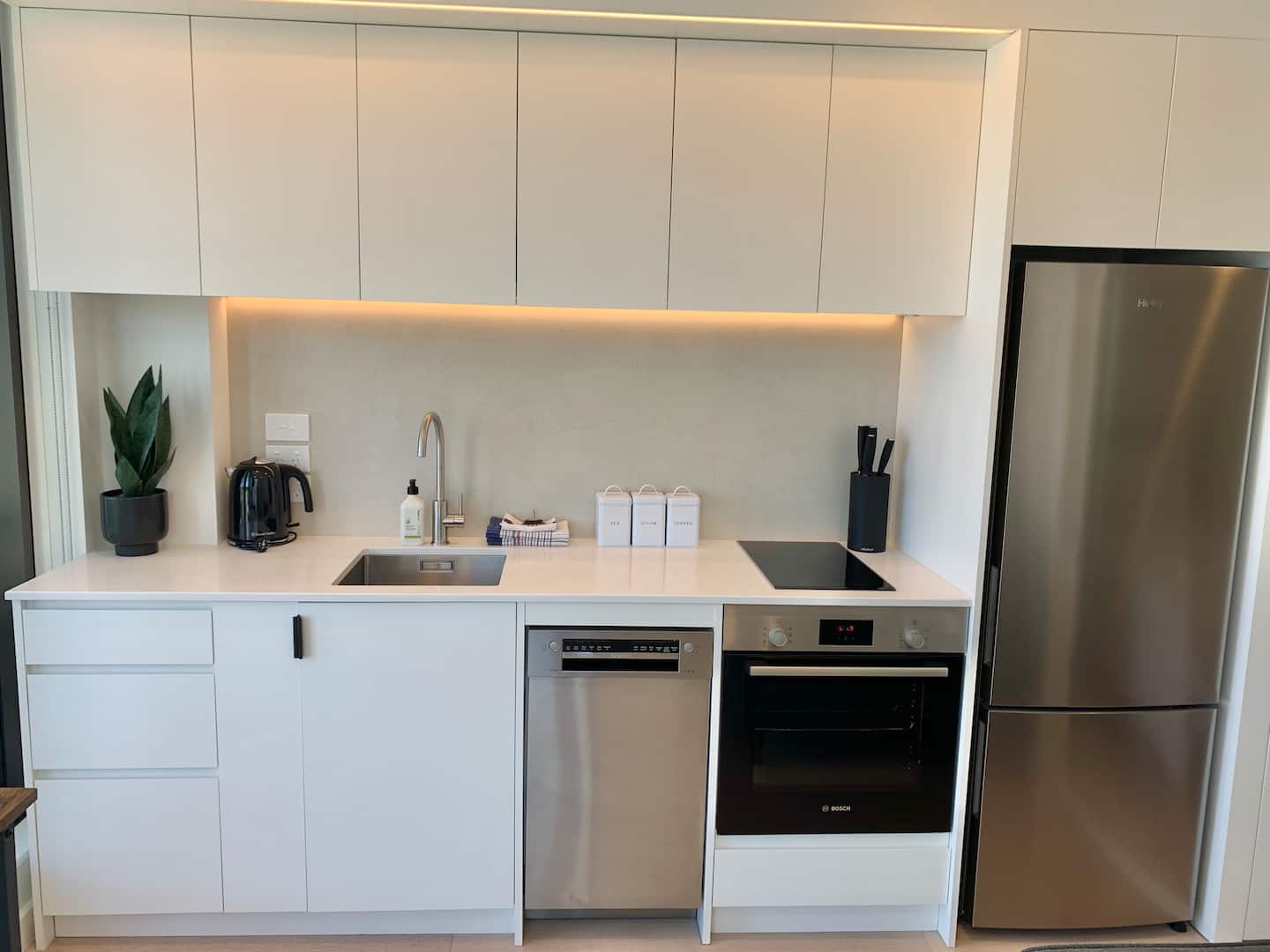 New 1 Bed Apartment With Pool At Hyde Lane 2