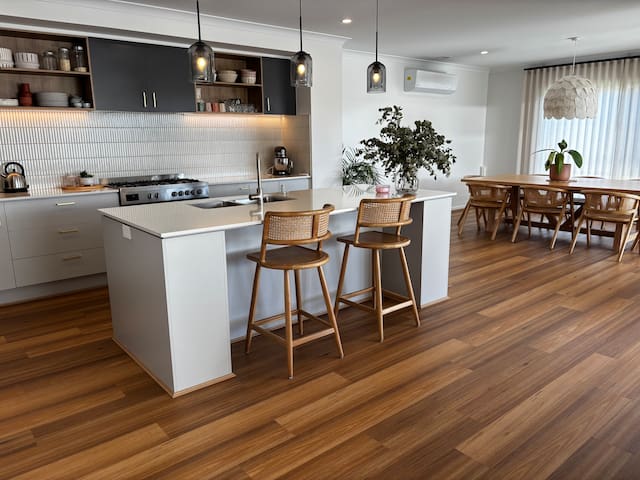 Modern Aussie Retreat