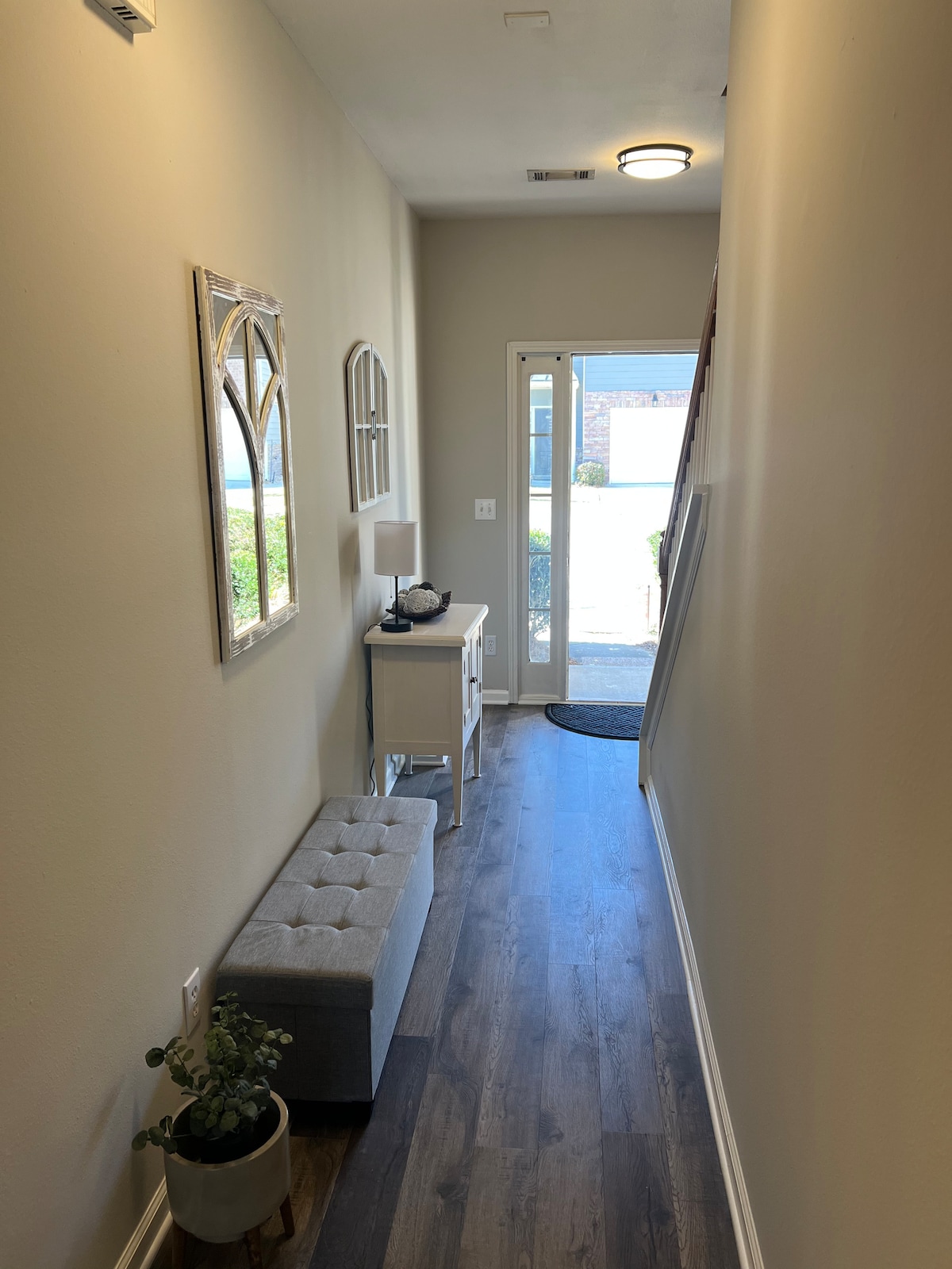 Fabulous 3 bedrooms/chateau elan/raceway road area