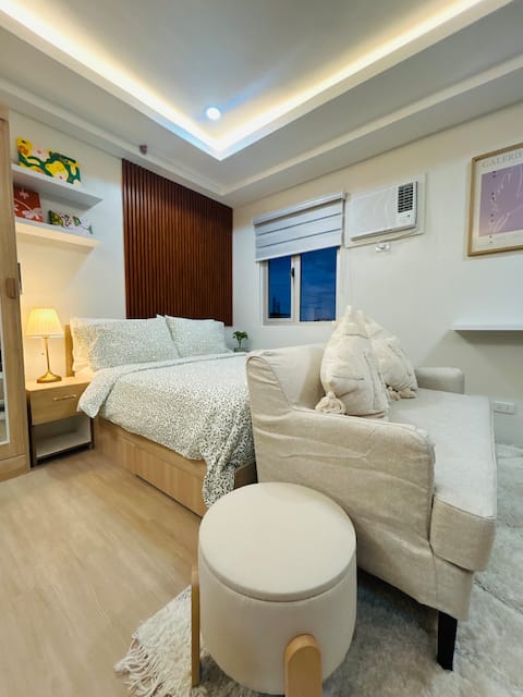 Cozy Spacious Suite @SM Sta Rosa, Park Residences