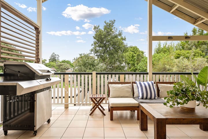 6 bedroom Central Brisbane Queenslander! gallery image 4