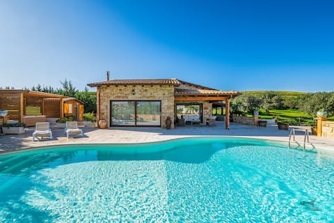 Villa DelMarmo: Saltwater Pool Amid Olive Groves