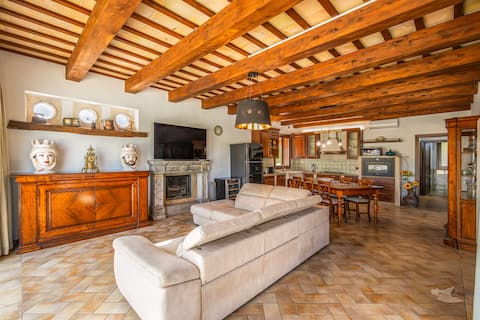 Proprietà Airbnb di successo: Villa DelMarmo: Saltwater Pool Amid Olive Groves a Alcamo