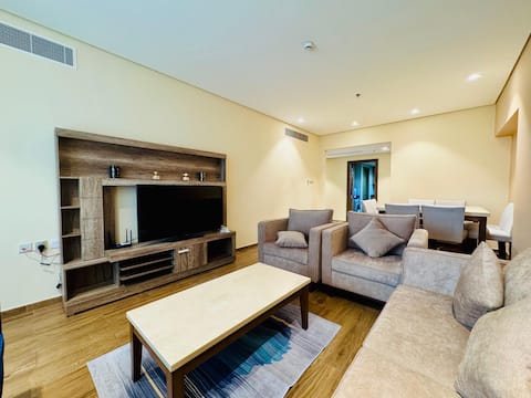 Top Airbnb: Hisham luxury three bedrooms apartment in Al Nahda First