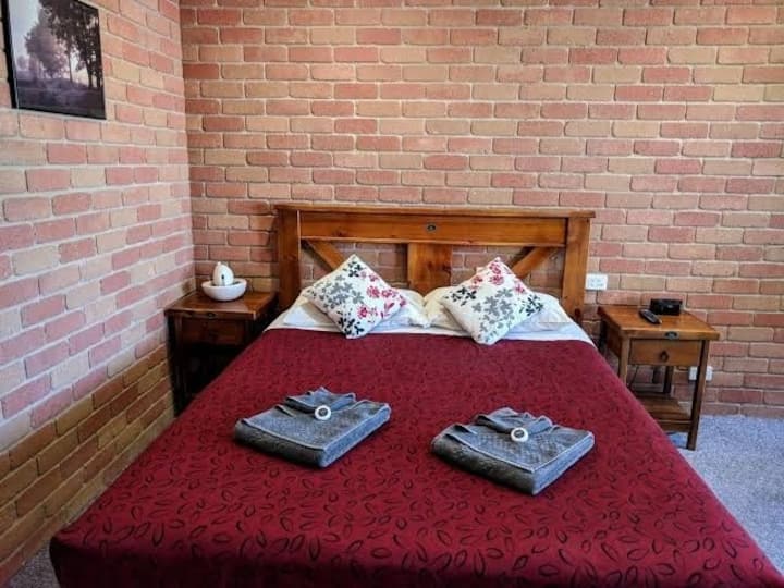 Travellers In Kaniva - Room 2 - Kaniva