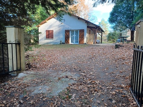 Country house in Château-Chervix