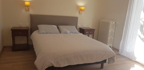 1 bedroom apartment, 4 people, parking, PMR, Trousseau