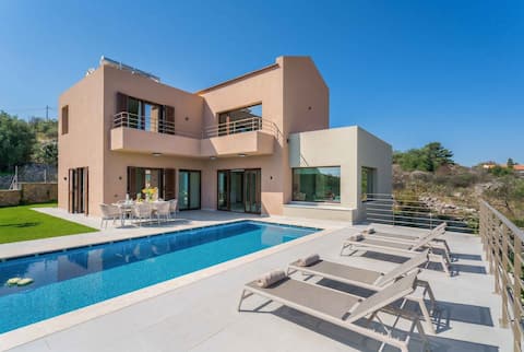 Villa Alya | Heated* pool, luxury & seaviews