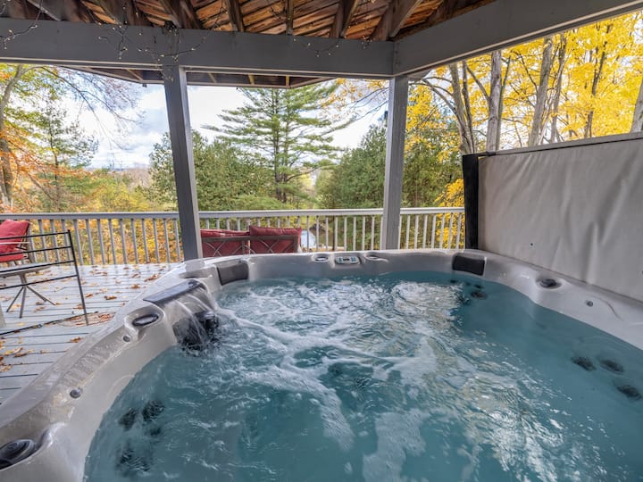 Waterfront Hot Tub + Dock | Chain of Lakes Access!