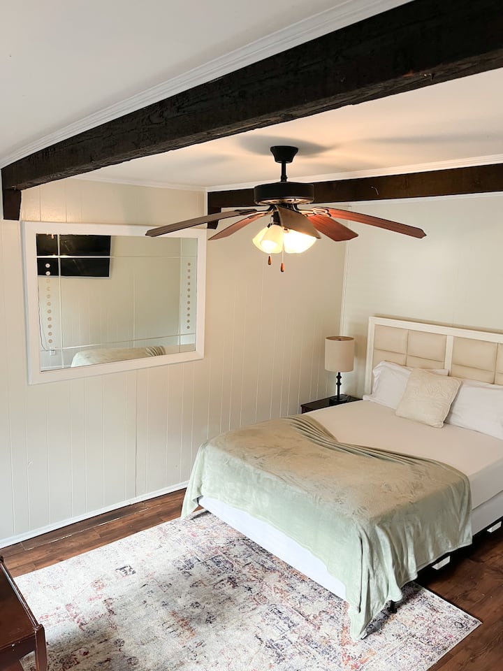 Portofino; Robinson Hill 2 Br Apt / Luxury Shower - Montgomery