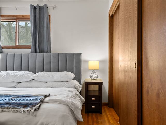 Cozy House on Beautiful Summit Ave! gallery image 3