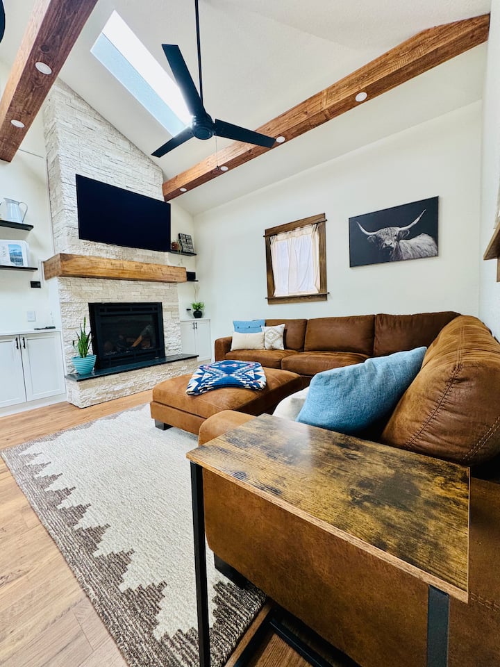 Cozy Guest Suite + Hot Tub | Denver & Red Rocks - Arvada