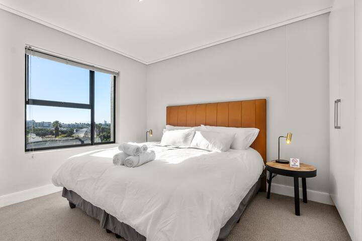 Century City 2BR | Walk to Mall, Nature & Balcony gallery image 5