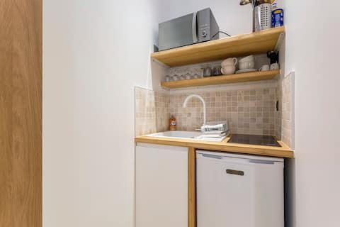 Popular Airbnb listing: Cozy apartment in the Secret Garden + air conditioning in Oullins