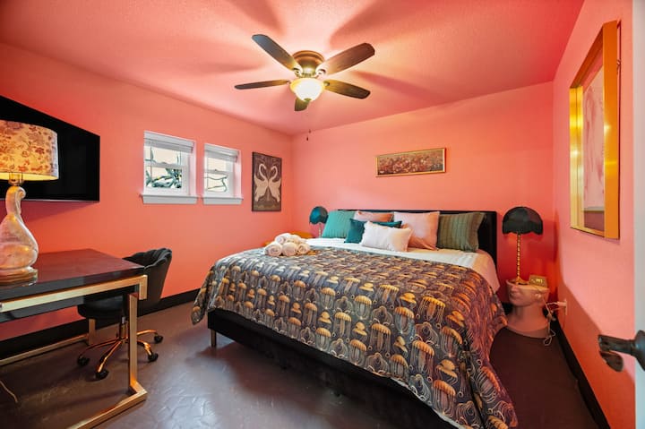 Dog's Welcome At Condo By Beach - Sawgrass Lane 1 - Virginia Beach, VA