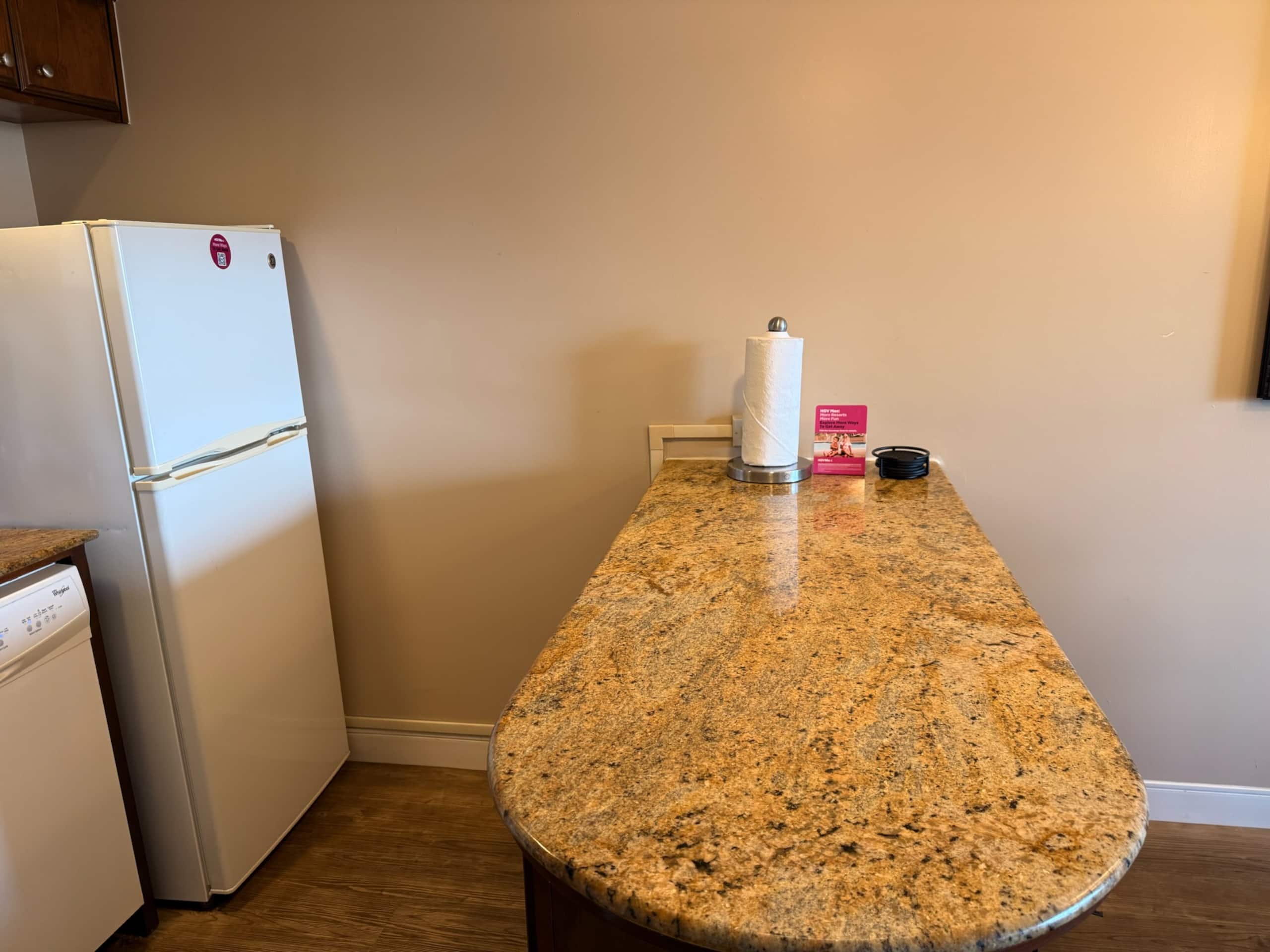 Condo in Lahaina · ★4.5 · 1 bedroom · 2 beds · 1 private bath - Image 9