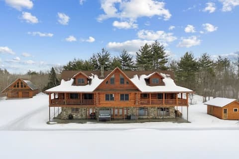 Breathtaking Mountain Getaway Lake Views & Hot Tub