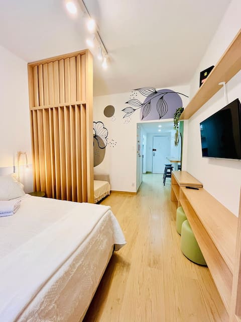 Popular Airbnb listing: Brand new and renovated studio in Copacabana - clo in Copacabana
