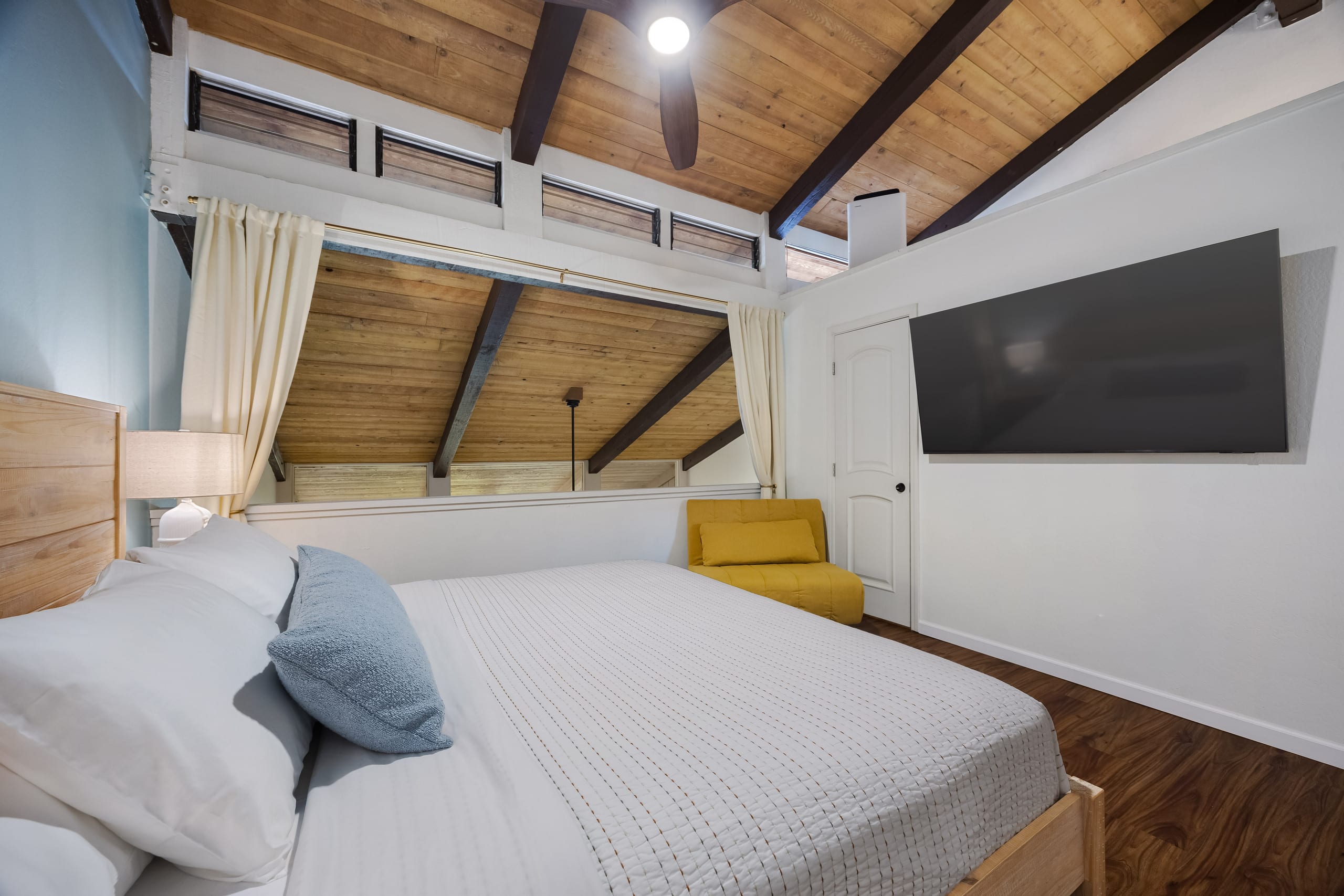 Stylish Ocean View 2BD, King beds, Pools - Photo 46