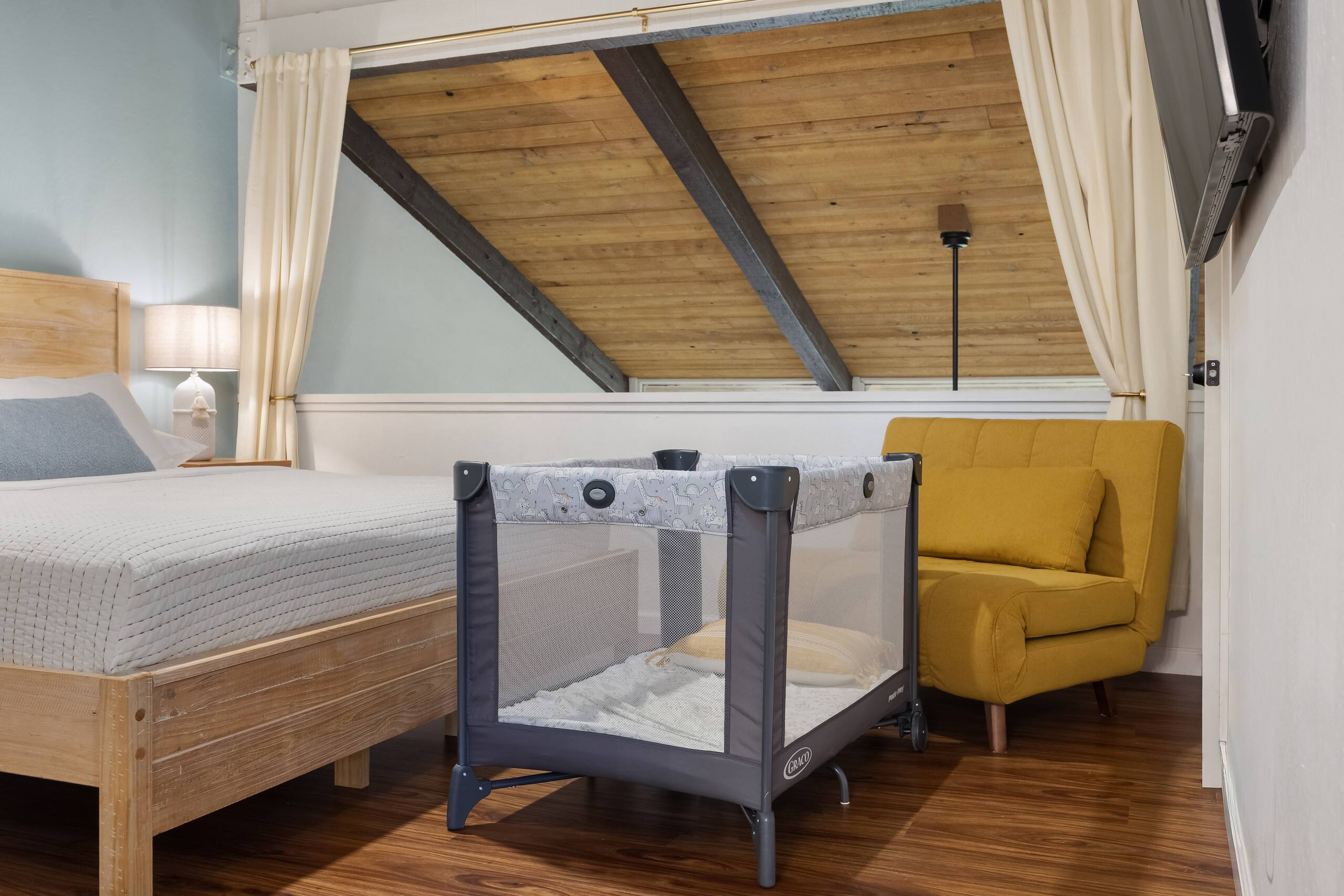 Stylish Ocean View 2BD, King beds, Pools - Photo 44