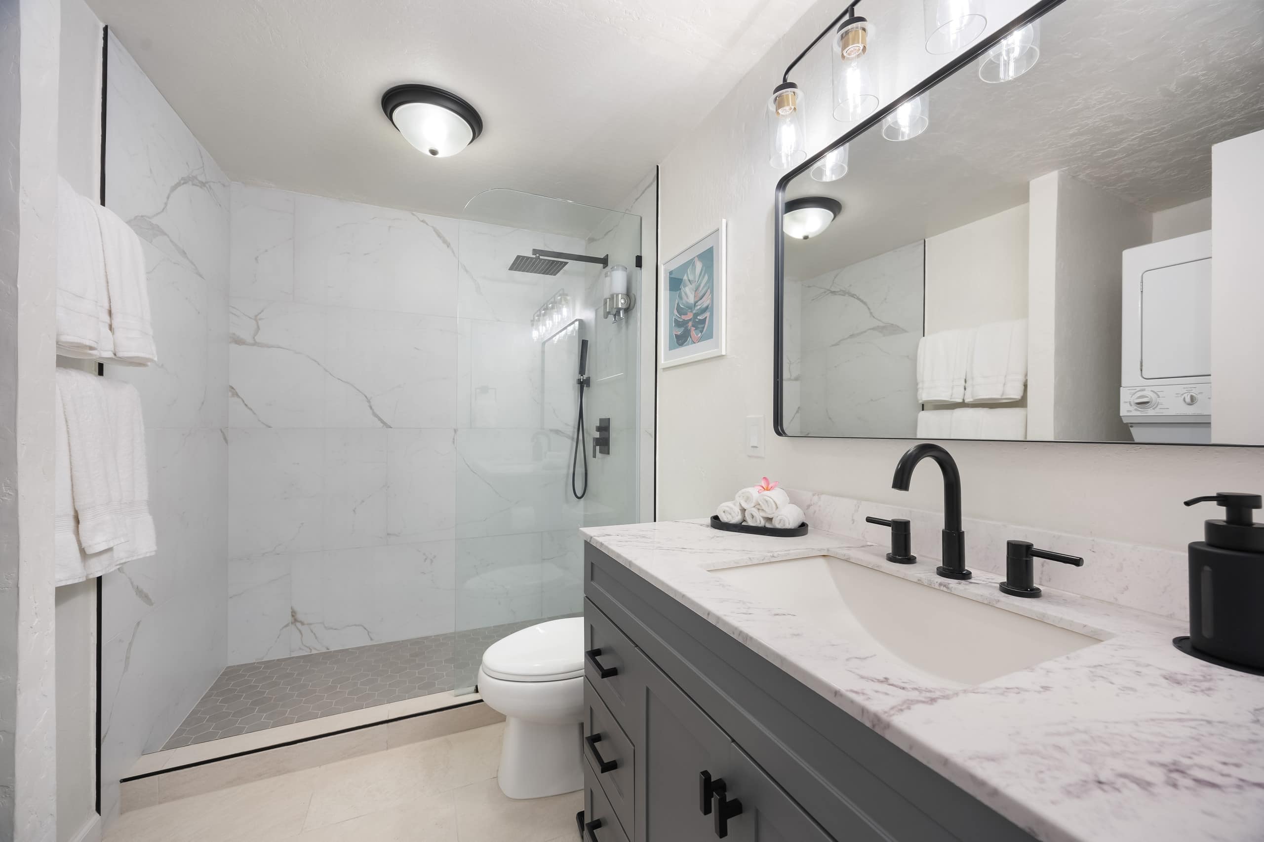 Stylish Ocean View 2BD, King beds, Pools - Photo 68