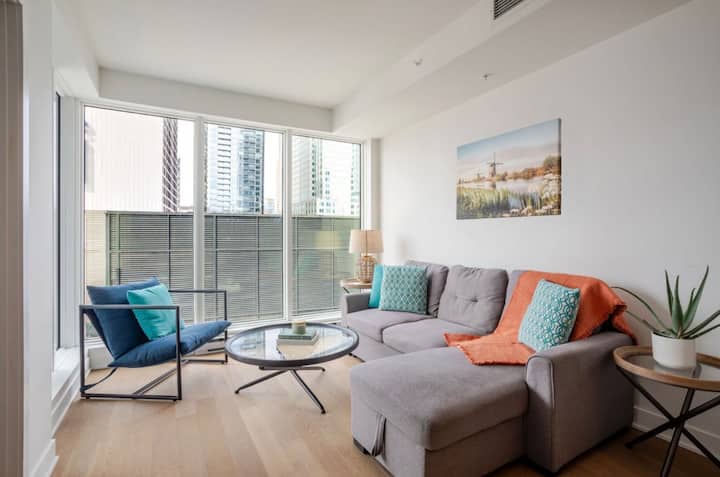 1bdr Condo Steps To Bell Centre! - Montreal