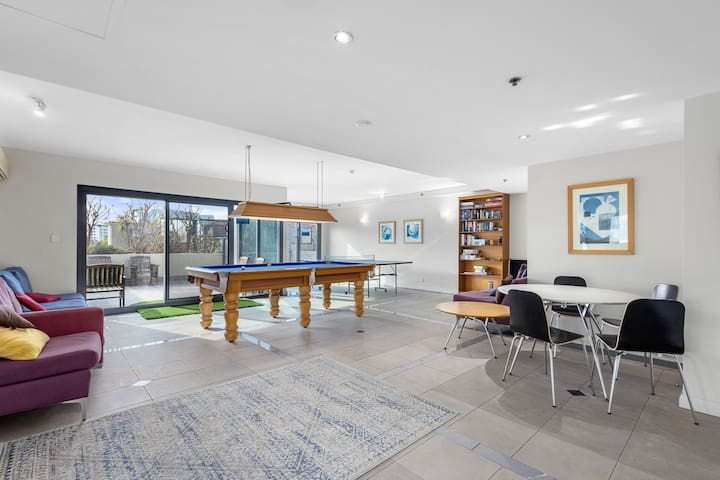 the Zookeepers Rest gallery image 5