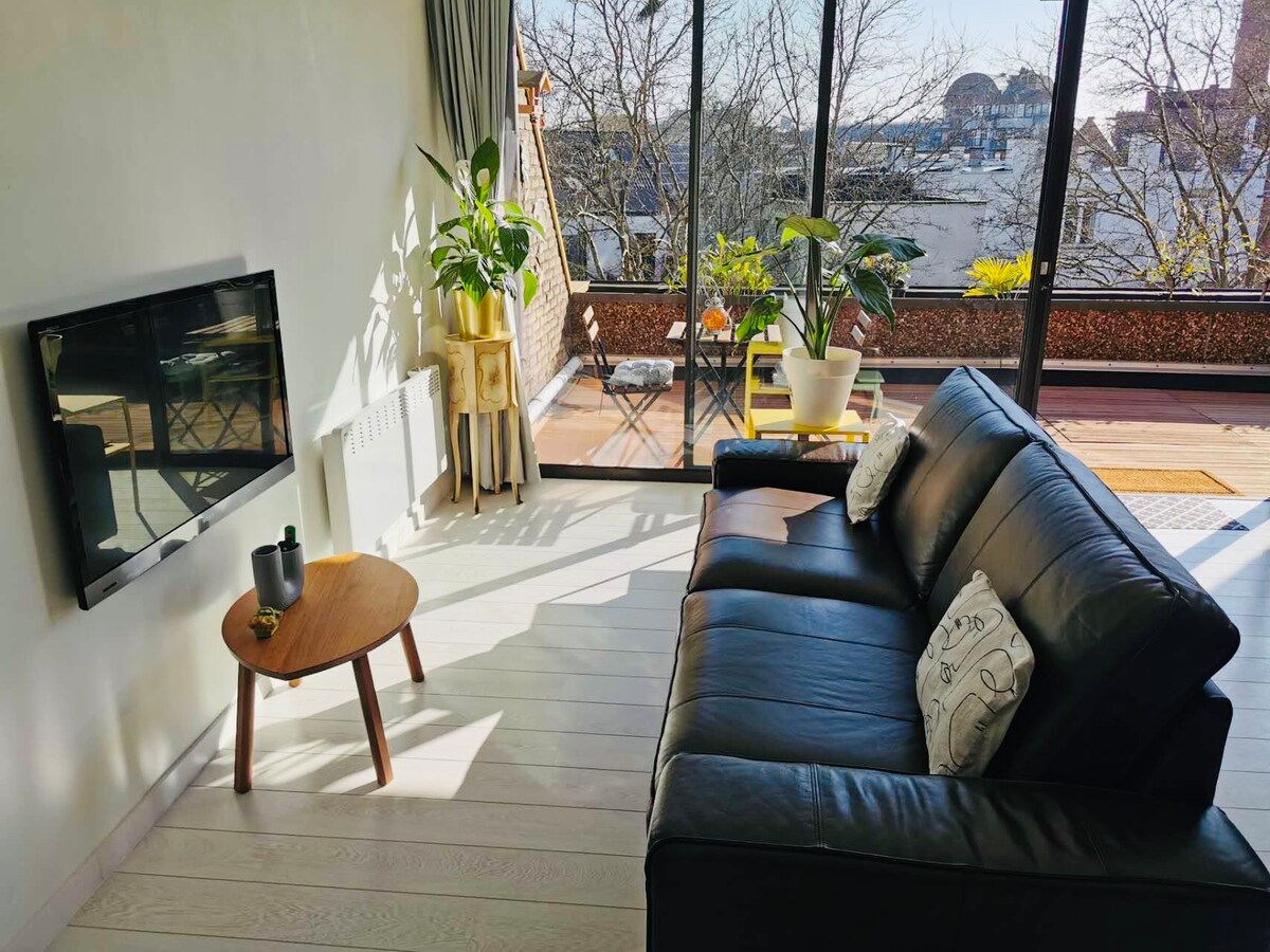 Top Airbnb: Mini loft 60 m² with big terrace. Free car parking in Nieuw Kwartier