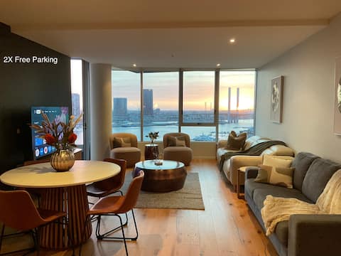 Top performing Airbnb: Spacious,Harbour City & Bay View.Marvel 5min walk in Docklands