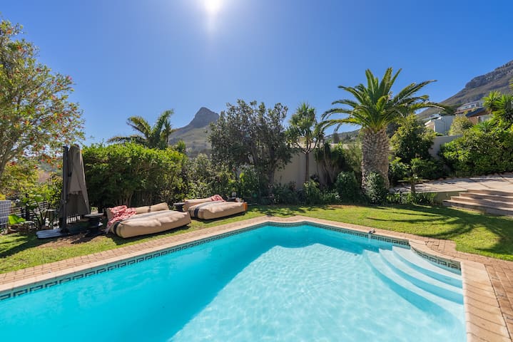 Kinvara Villa in Camps bay – Ocean views!
