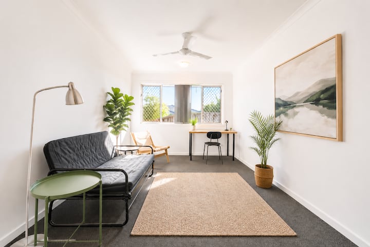 Peaceful & Spacious Family Home In Yarrabilba - Logan Village