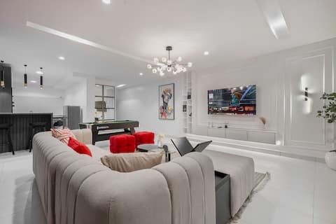 King’s Cave-Central Spacious 2BR in Lekki phase 1