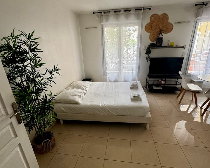 Ambienti i dhomës së gjumit