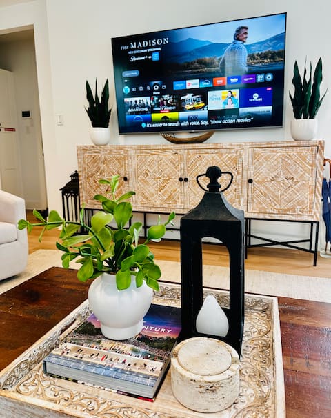 Top Airbnb: Modern Luxury Cozy with 3 Kings and Big Gameroom in New Braunfels