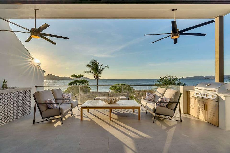 A beachfront villa on Playa Potrero, Potrero, Guanacaste, Costa Rica, photo 5 of 10