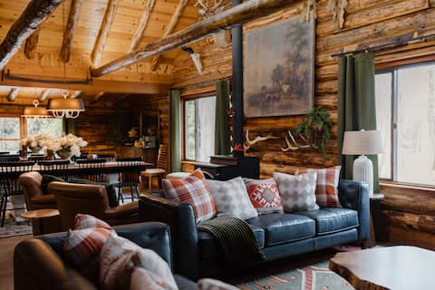 Ivy Lane Cabin & Sports Bar