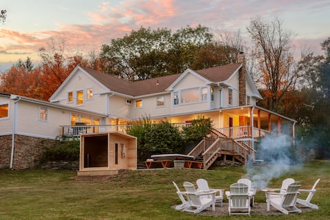 Sauna, HotTub, Pool Table at Mountain View Retreat