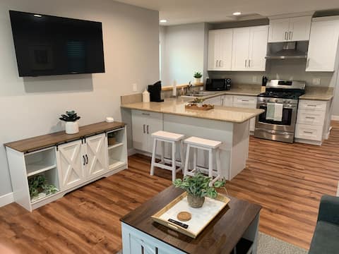 Top performing Airbnb: Guest Suite in Santa Ana in Santa Ana
