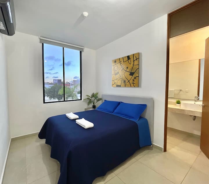 Profitez d'une chambre privée et confortable, équipée d'un lit Queen et d'une atmosphère calme idéale pour se reposer et se déconnecter pendant votre séjour