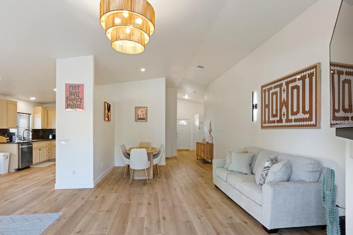 Festival-ready Stay • Saltwaterpool, Games & Patio - Indio, CA