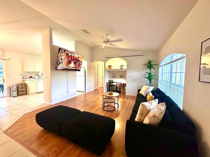 North Port Fl, Cozy Modern Sunshine Escape - North Port, FL