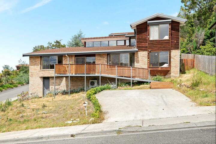 Stylish 7bedrooms 3bathrooms 12 beds Mountain View