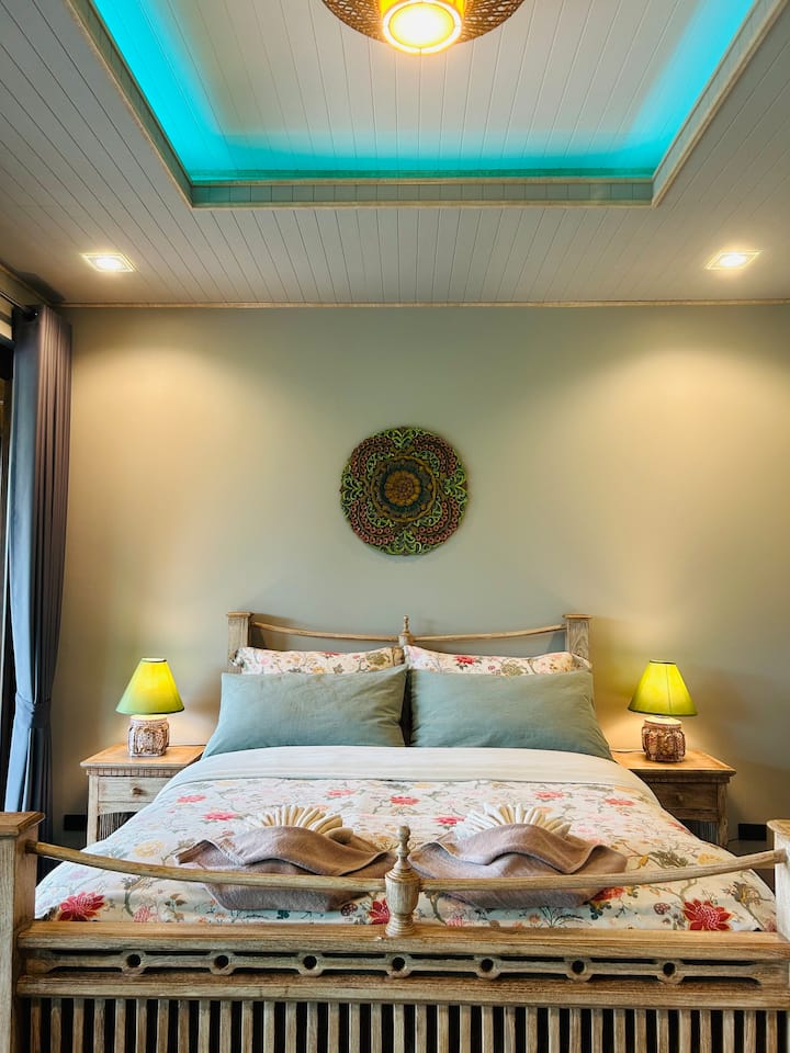 ชุดเครื่องนอนของเรามีหลายสีจะเปลี่ยนไปตามวันที่เราจะจัดให้
