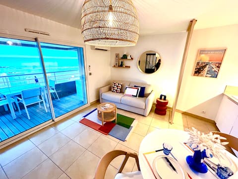 Successful Airbnb property: Apartment Standing sea view Première Ligne in Palavas Les Flots