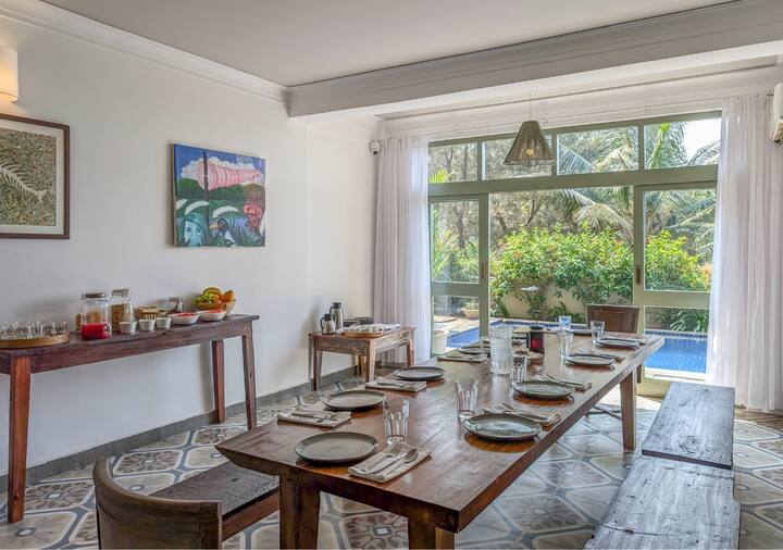 Dining area image 1