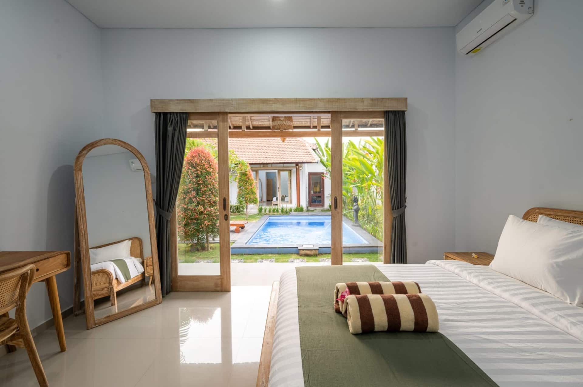 Serene Tropical Retreat 3 Bedroom Private Villa in Canggu 3