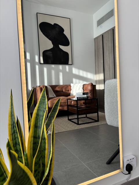 Top Airbnb: Oxford Escape | Pool view studio | JVC in Al Barsha South Fourth