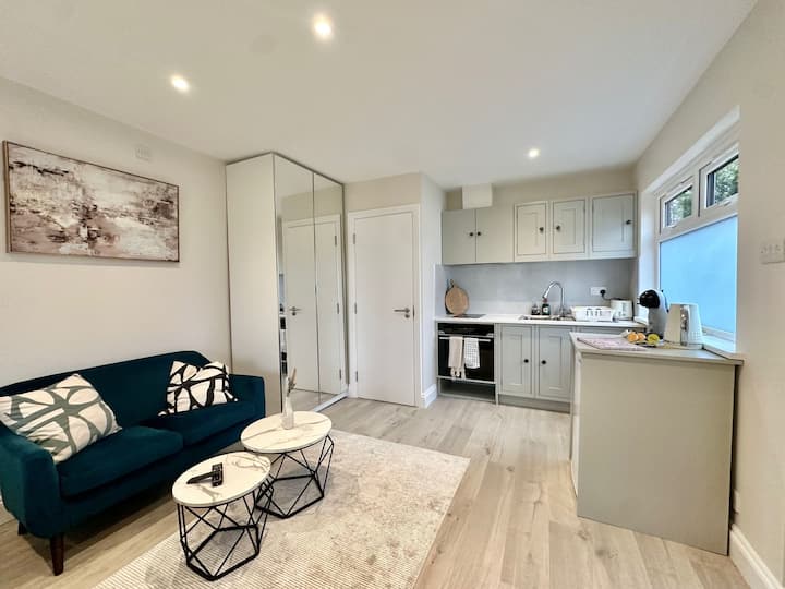 Luxury Countryside Retreat | Garden & Sunset Views - Barnet