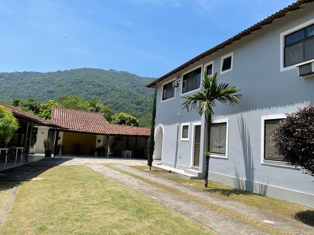 Ideal spot for family and friends ! gallery image 2